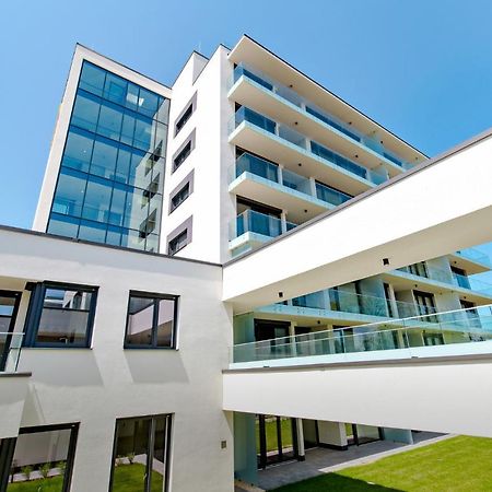 Bonnie-Premium Lelle Waterfront Private Apartment Balatonlelle Ngoại thất bức ảnh