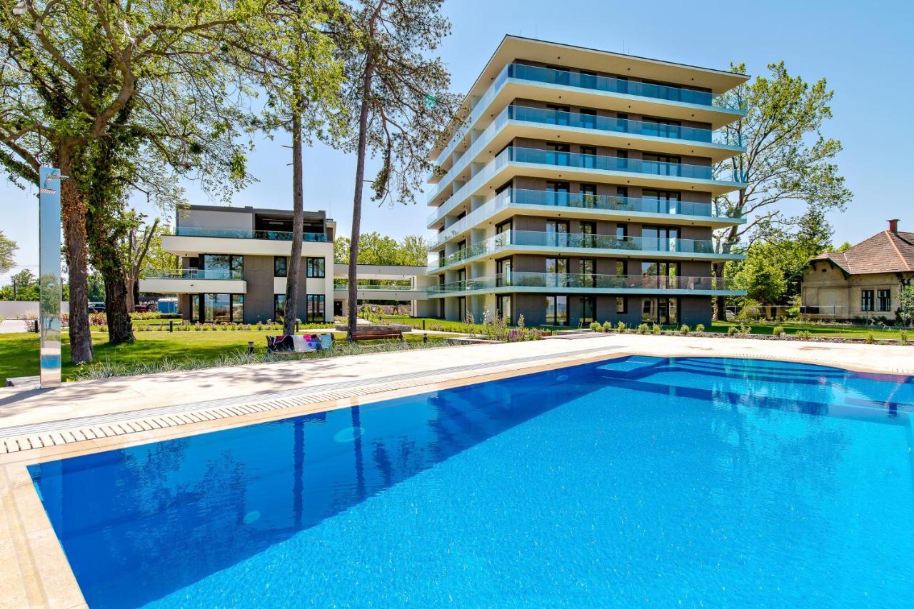 Bonnie-Premium Lelle Waterfront Private Apartment Balatonlelle Ngoại thất bức ảnh