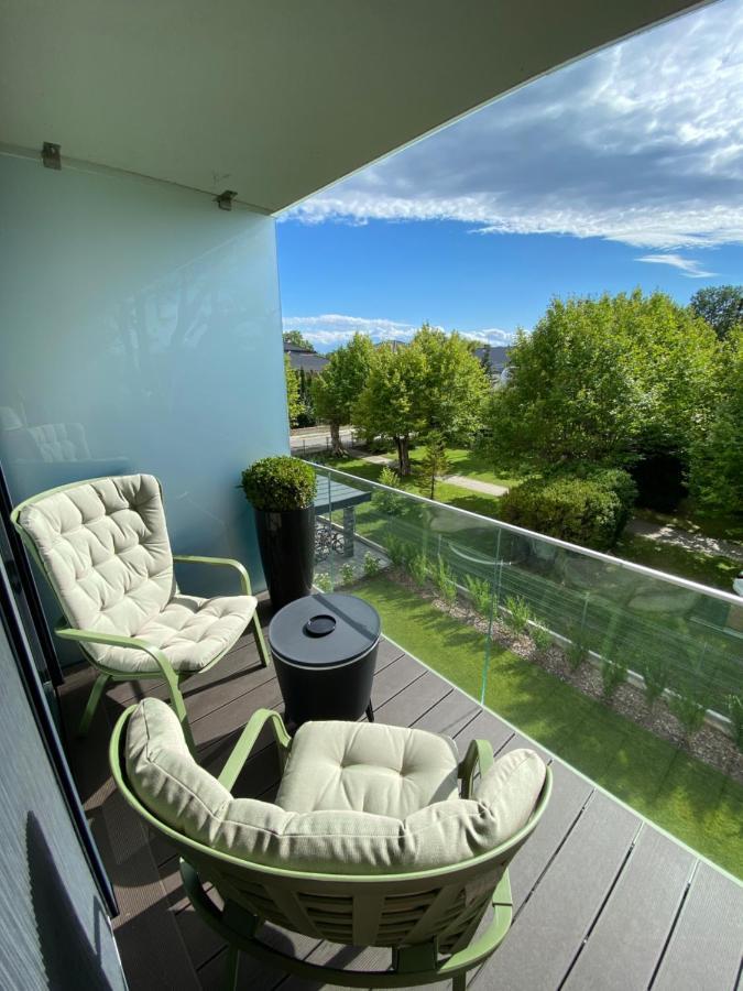 Bonnie-Premium Lelle Waterfront Private Apartment Balatonlelle Ngoại thất bức ảnh